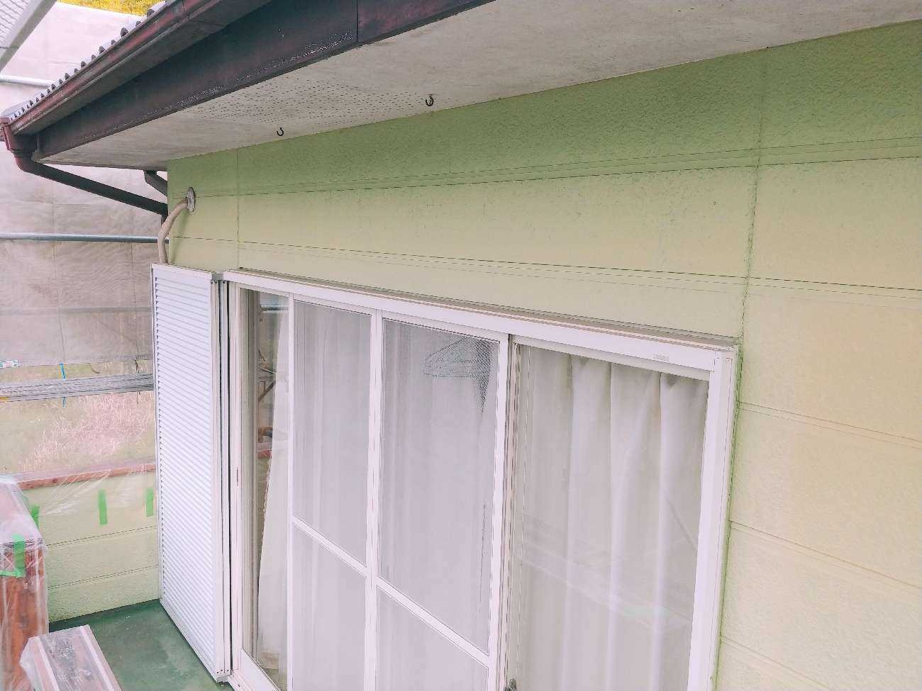 劣化したベランダ出入り口のシーリング